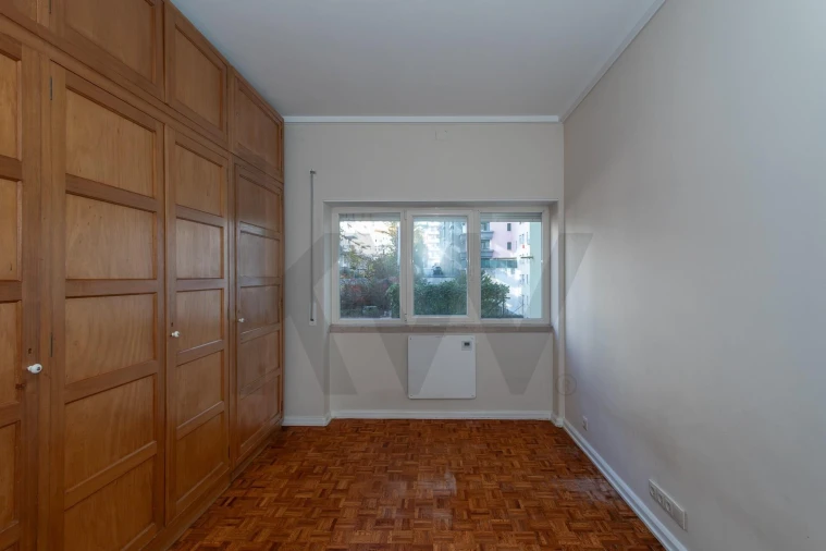 Apartamento T5 para Arrendamento em Santo António Foto 24