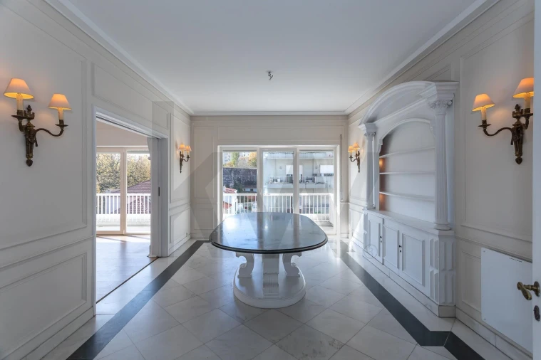 Apartamento T5 para Arrendamento em Santo António Foto 10