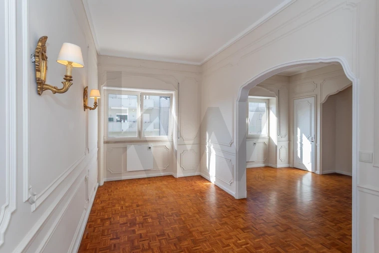 Apartamento T5 para Arrendamento em Santo António Foto 20