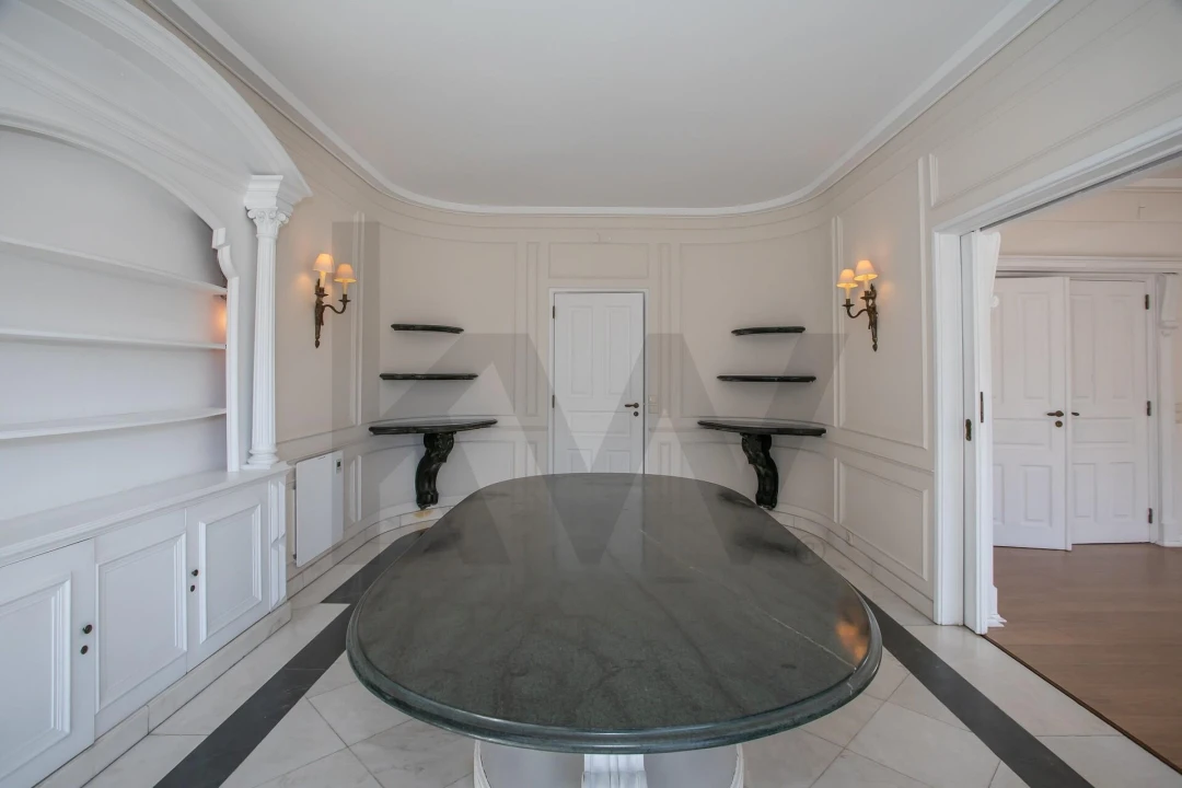 Apartamento T5 para Arrendamento em Santo António Foto 11