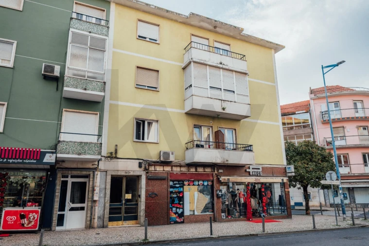 Apartamento T6 para Venda em Venteira Foto 25