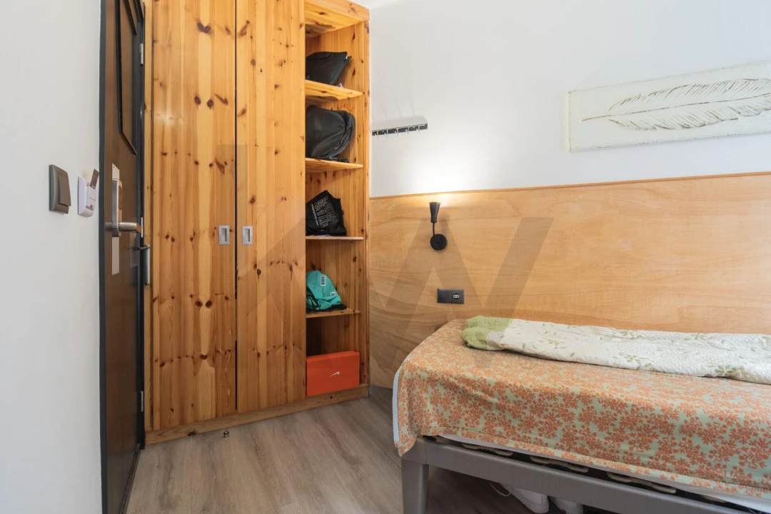 Apartamento T6 para Venda em Venteira Foto 6