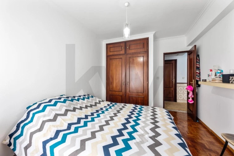 Apartamento T2 para Venda em Rio de Mouro Foto 10
