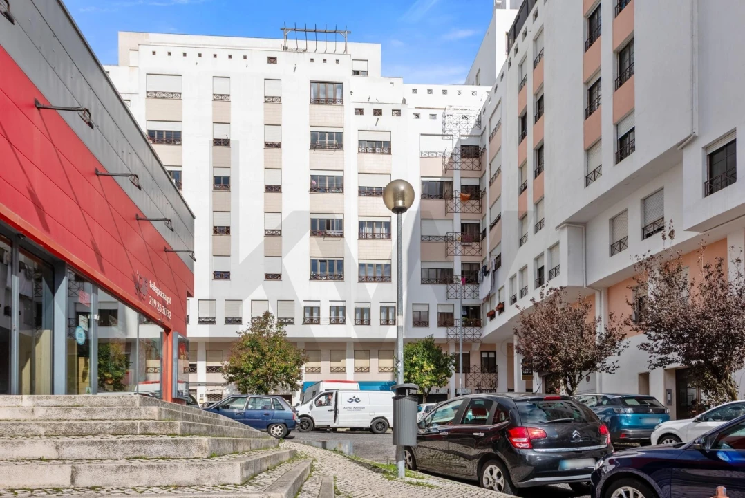 Apartamento T2 para Venda em Rio de Mouro Foto 1