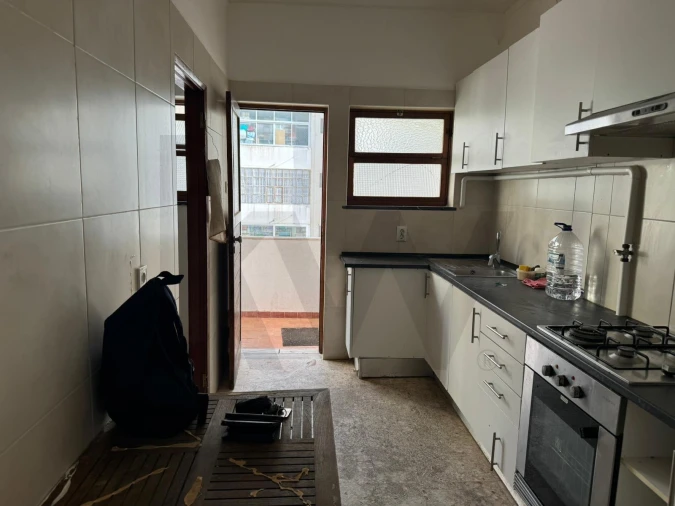 Apartamento T4 para Venda em Portimão Foto 3