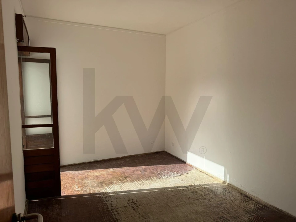 Apartamento T4 para Venda em Portimão Foto 9