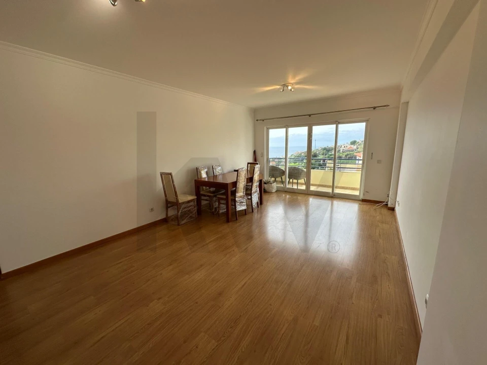 Apartamento T2 para Venda em Caniço Foto 3