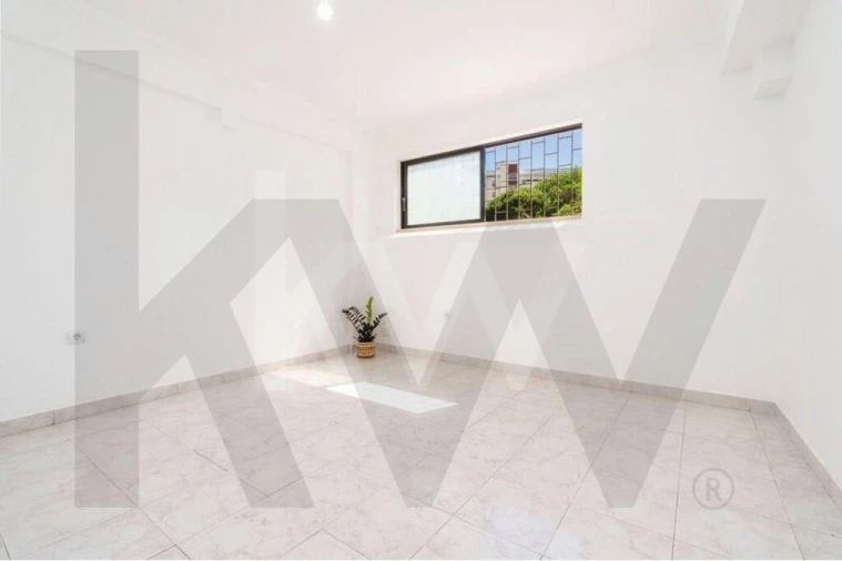 Armazém para Venda em Faro (Sé e São Pedro) Foto 10