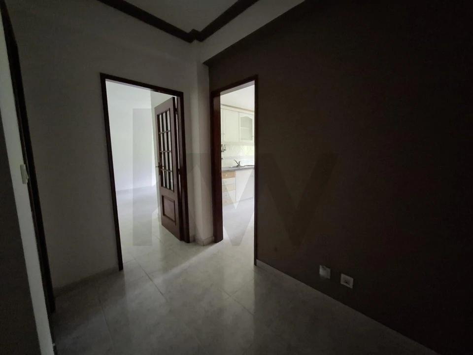Apartamento T2 para Venda em Charneca de Caparica e Sobreda Foto 25