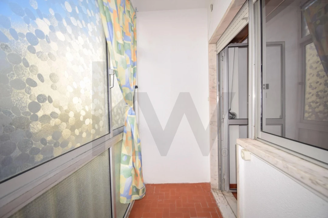 Apartamento T2 para Arrendamento em Carcavelos e Parede Foto 7