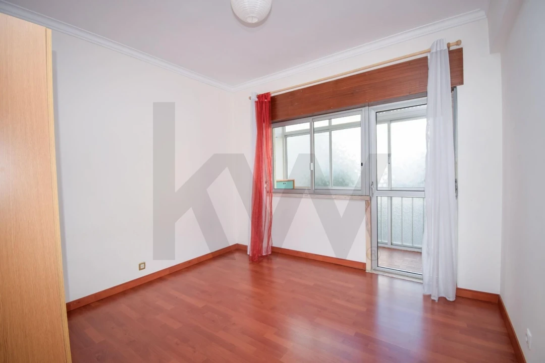 Apartamento T2 para Arrendamento em Carcavelos e Parede Foto 1