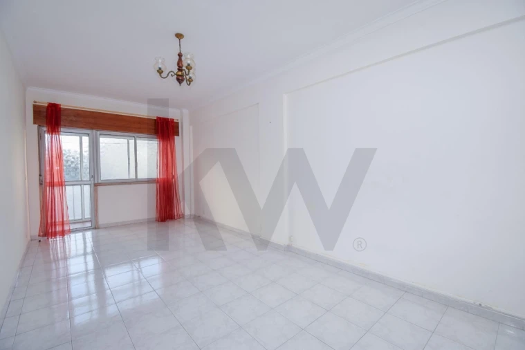 Apartamento T2 para Arrendamento em Carcavelos e Parede Foto 9