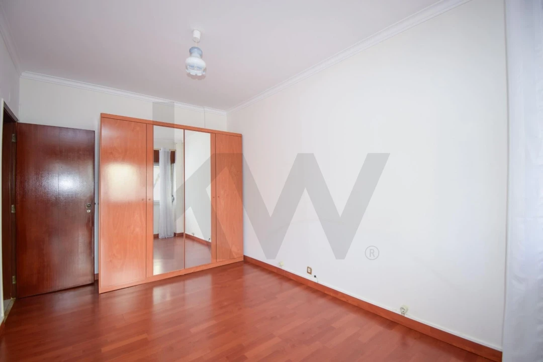 Apartamento T2 para Arrendamento em Carcavelos e Parede Foto 6