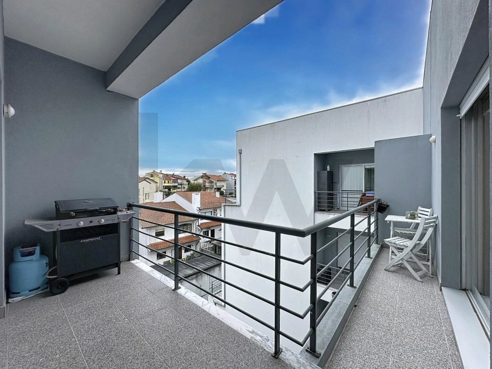 Apartamento T3 para Venda em Oliveira do Douro Foto 17