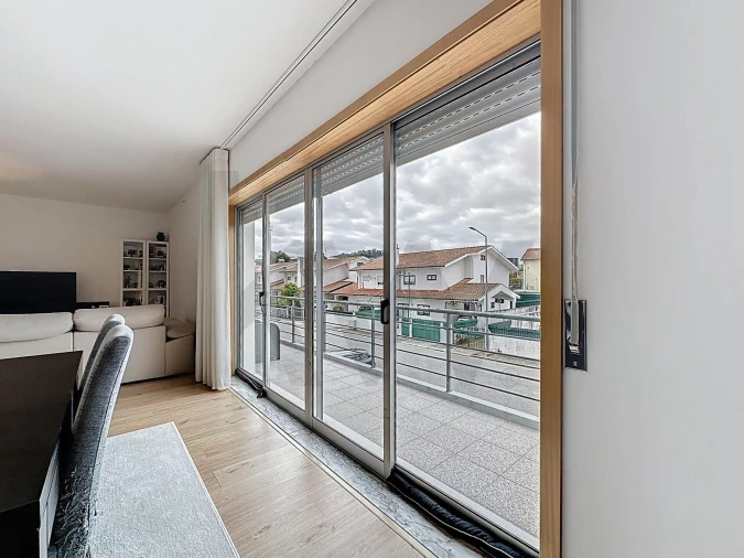 Apartamento T3 para Venda em Oliveira do Douro Foto 8