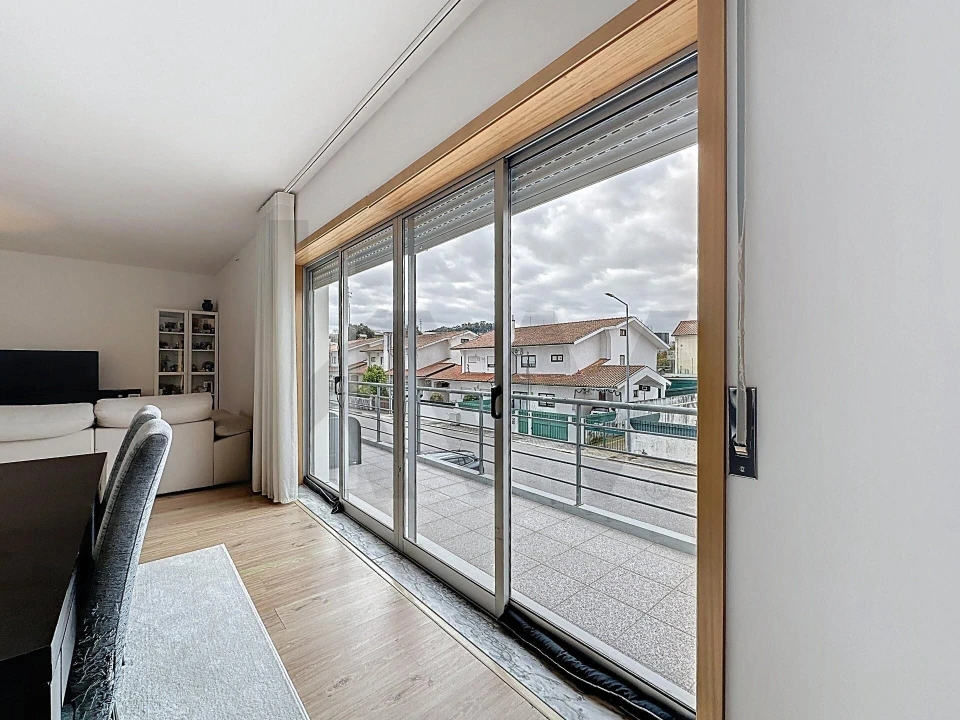 Apartamento T3 para Venda em Oliveira do Douro Foto 8