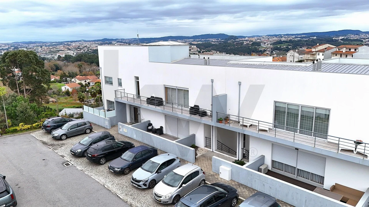 Apartamento T3 para Venda em Oliveira do Douro Foto 42