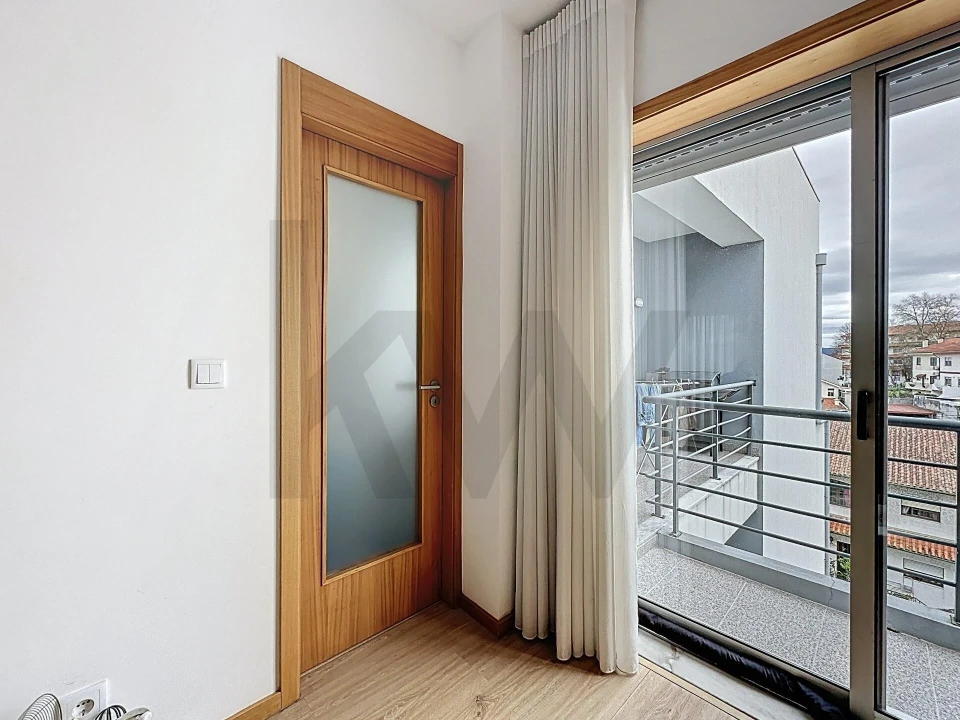 Apartamento T3 para Venda em Oliveira do Douro Foto 11