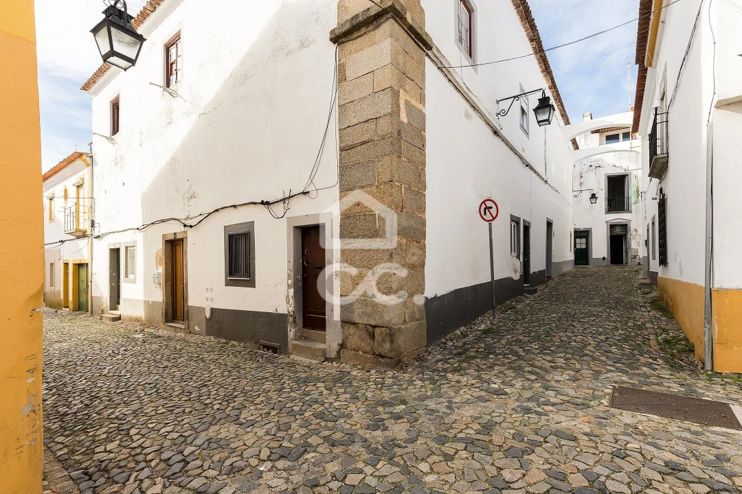 Moradia T3 para Venda em Évora (São Mamede, Sé, São Pedro e Santo Antão) Foto 1