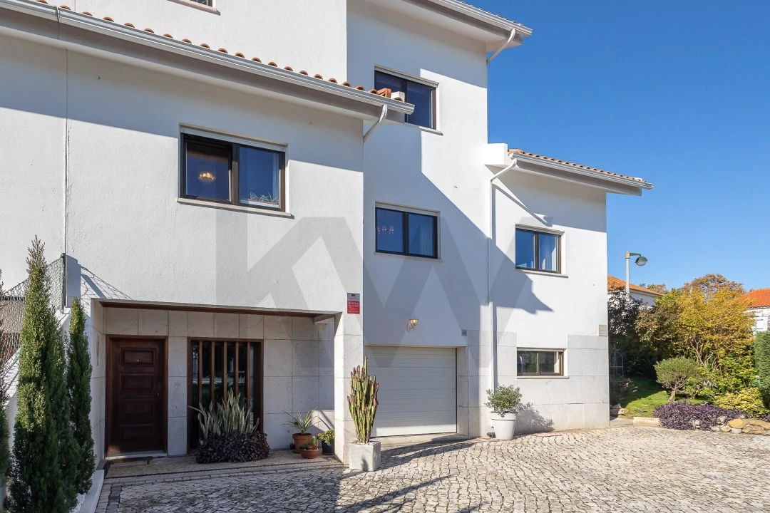 Moradia T4 para Venda em Olivais Foto 4