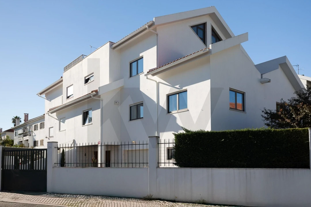 Moradia T4 para Venda em Olivais Foto 2