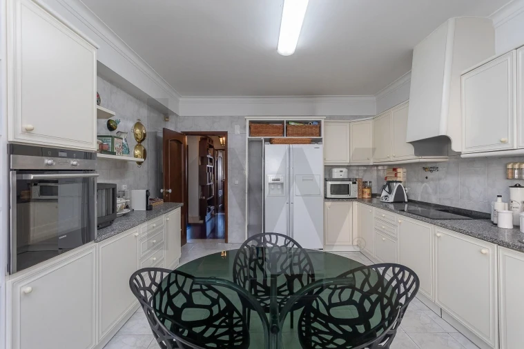 Moradia T4 para Venda em Olivais Foto 35