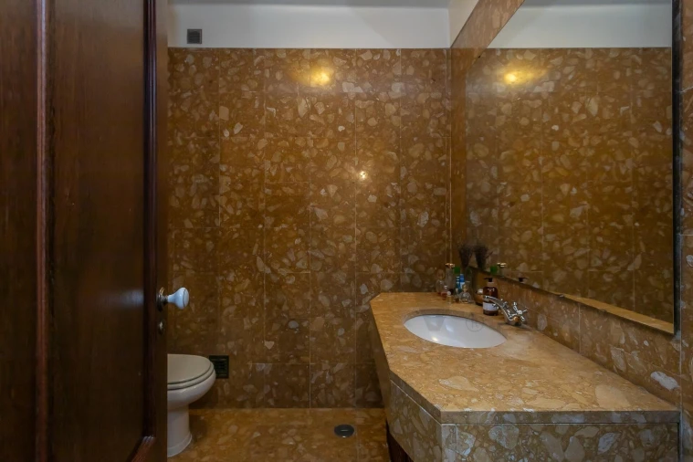 Moradia T4 para Venda em Olivais Foto 41