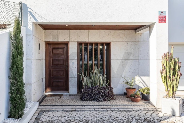 Moradia T4 para Venda em Olivais Foto 5