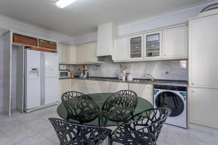 Moradia T4 para Venda em Olivais Foto 34