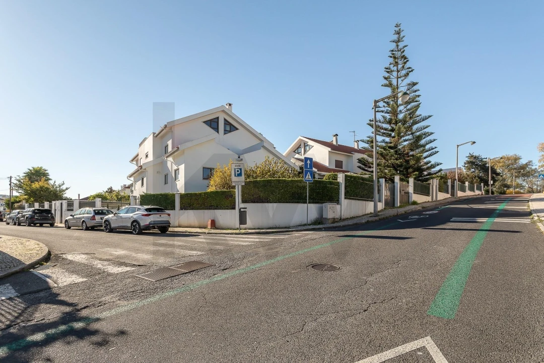 Moradia T4 para Venda em Olivais Foto 71