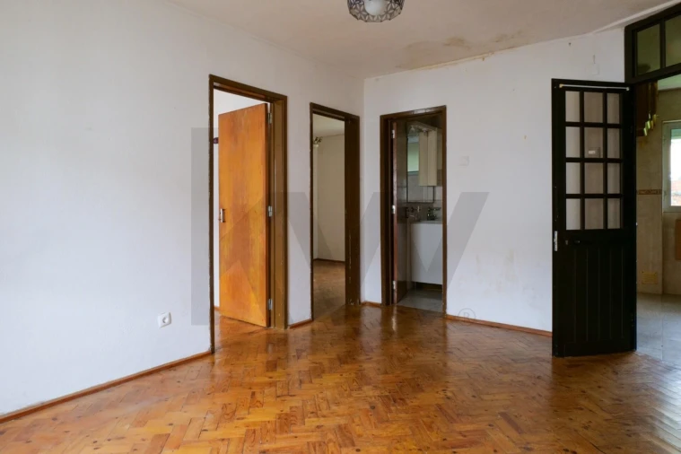 Apartamento T2 para Venda em Santo Antonio dos Olivais Foto 2