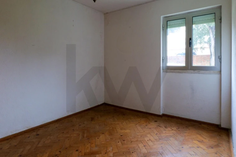 Apartamento T2 para Venda em Santo Antonio dos Olivais Foto 4