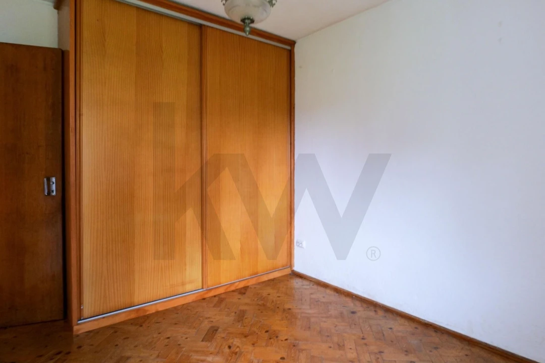 Apartamento T2 para Venda em Santo Antonio dos Olivais Foto 8