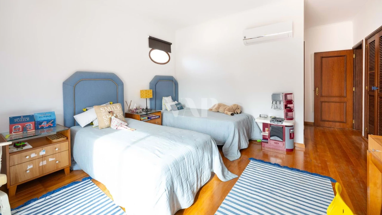 Moradia T4 para Venda em Quarteira Foto 27