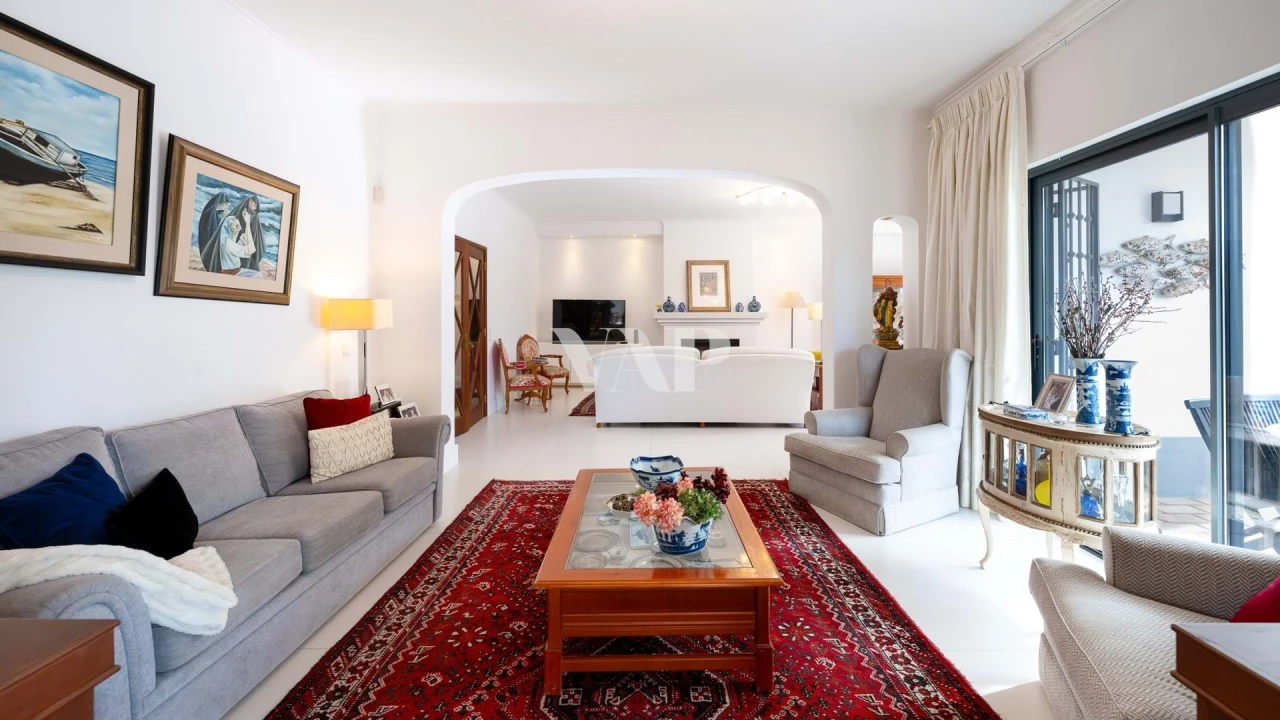 Moradia T4 para Venda em Quarteira Foto 11