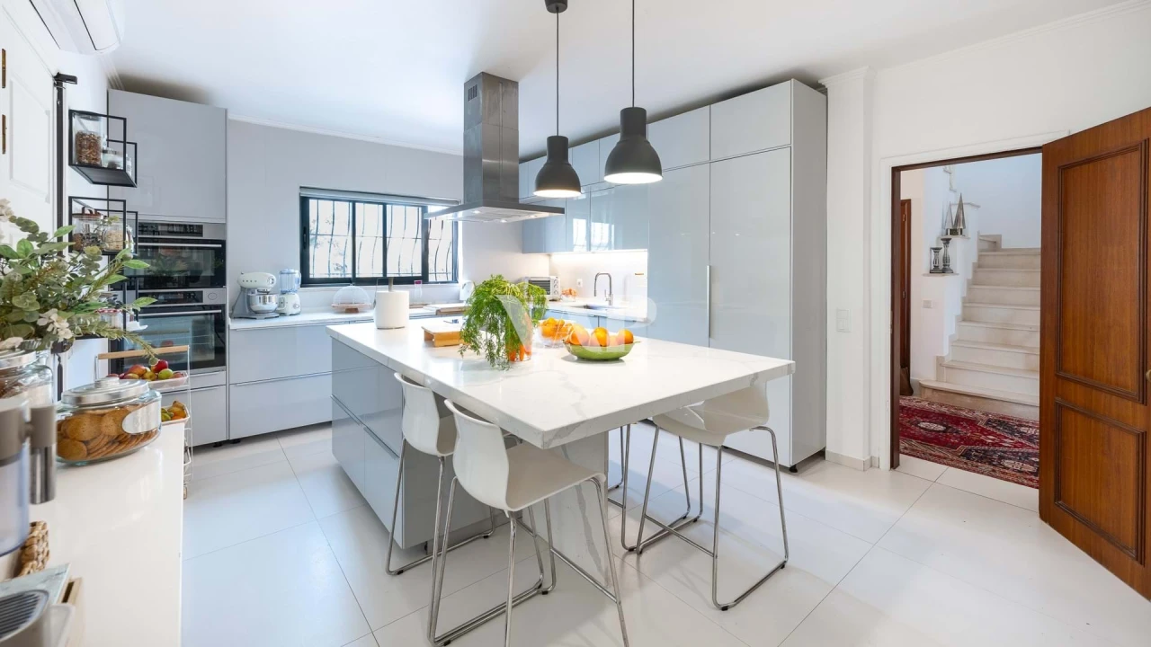 Moradia T4 para Venda em Quarteira Foto 14