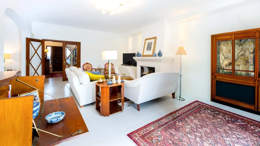 Moradia T4 para Venda em Quarteira Foto 10