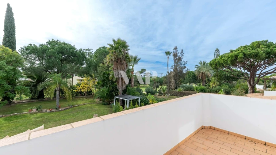 Moradia T4 para Venda em Quarteira Foto 26