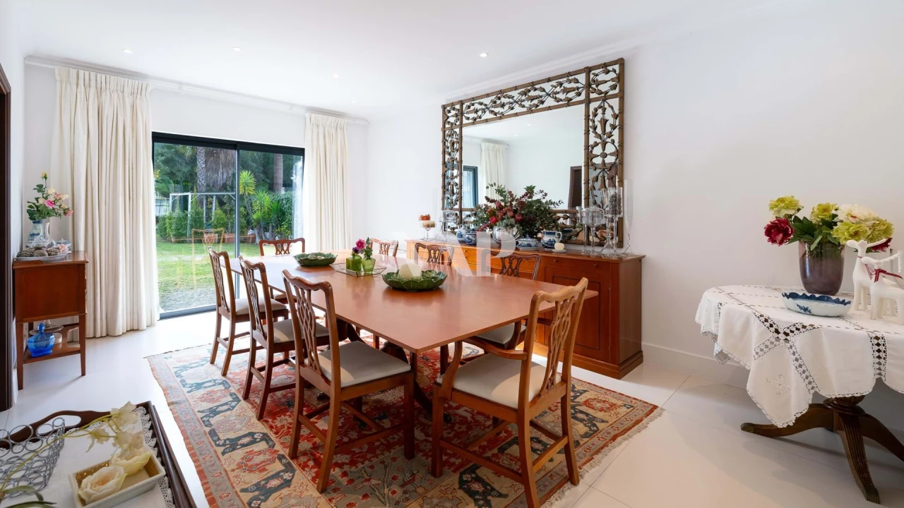 Moradia T4 para Venda em Quarteira Foto 3