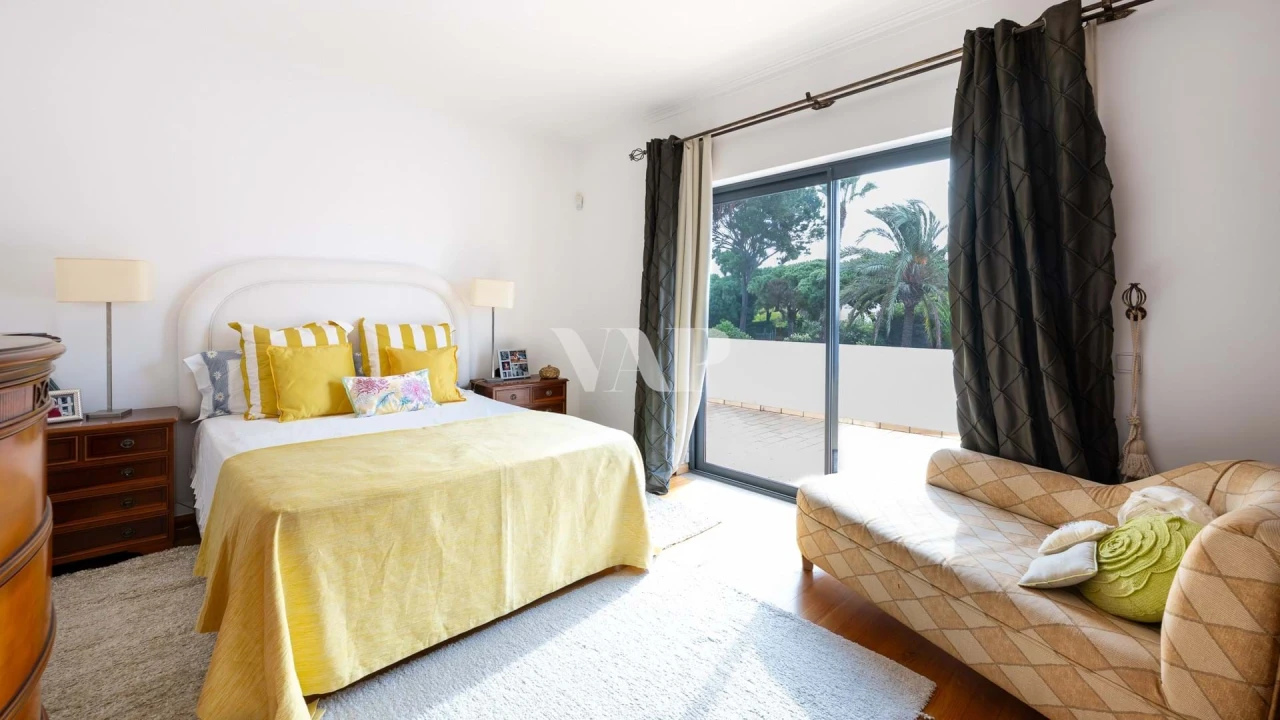 Moradia T4 para Venda em Quarteira Foto 21