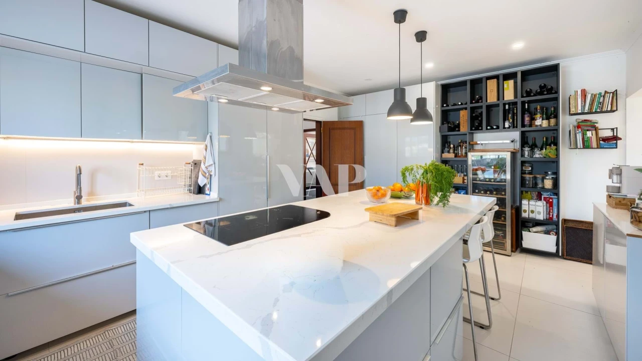 Moradia T4 para Venda em Quarteira Foto 13