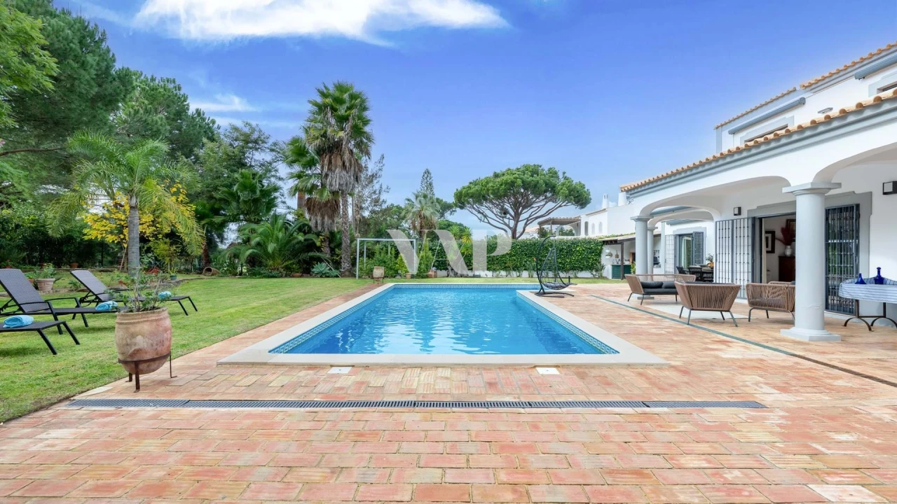 Moradia T4 para Venda em Quarteira Foto 32