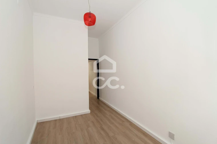 Apartamento T1 para Arrendamento em São Silvestre Foto 8