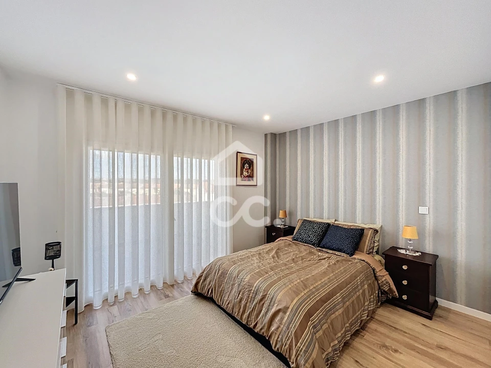 Apartamento T4 para Venda em Bombarral e Vale Covo Foto 24