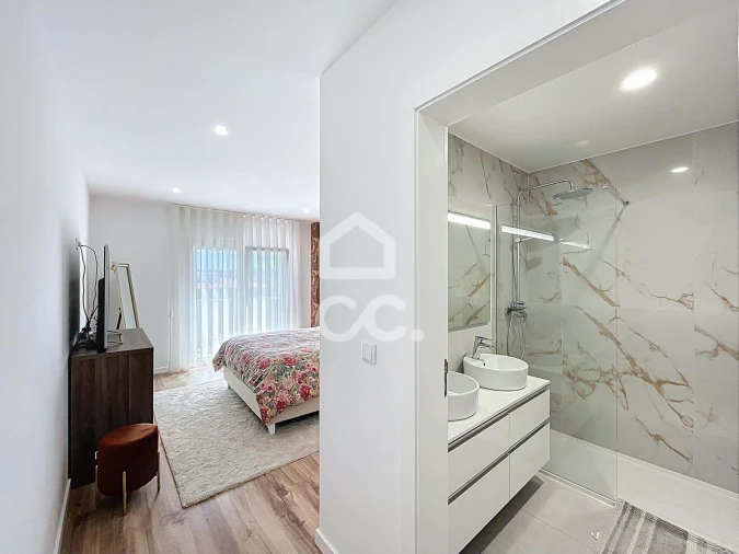 Apartamento T4 para Venda em Bombarral e Vale Covo Foto 20