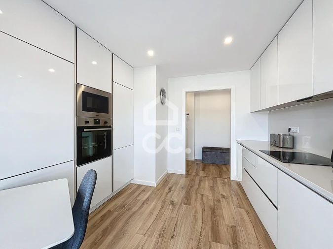 Apartamento T4 para Venda em Bombarral e Vale Covo Foto 12