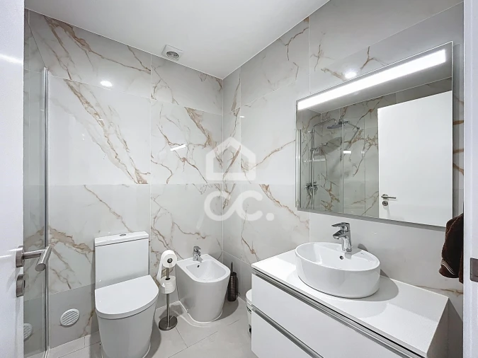 Apartamento T4 para Venda em Bombarral e Vale Covo Foto 16