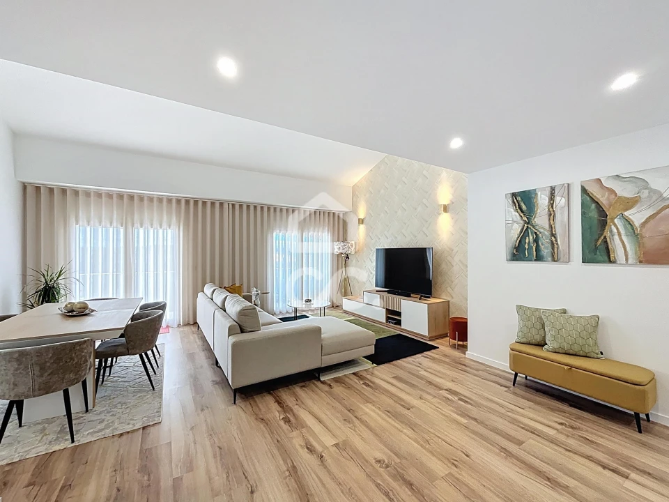 Apartamento T4 para Venda em Bombarral e Vale Covo Foto 1