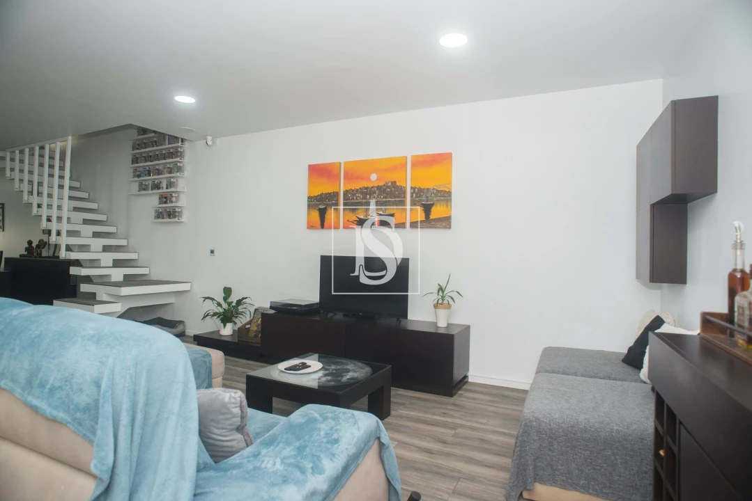 Moradia T3 para Venda em Madalena Foto 51