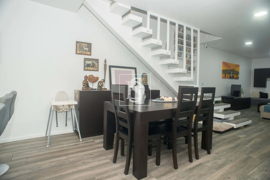 Moradia T3 para Venda em Madalena Foto 41